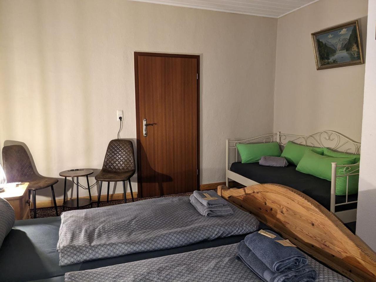 Gasthaus "Zum Goldenen Ross" Uhlstädt Zewnętrze zdjęcie